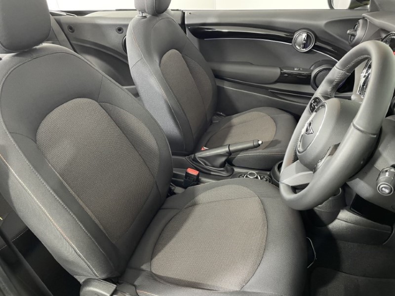 2022 (22) MINI CONVERTIBLE 1.5 Cooper Classic 2dr Auto 3496485