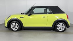 2022 (22) MINI CONVERTIBLE 1.5 Cooper Classic 2dr Auto 3496523