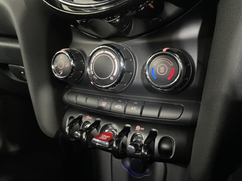 2022 (22) MINI CONVERTIBLE 1.5 Cooper Classic 2dr Auto 3496480