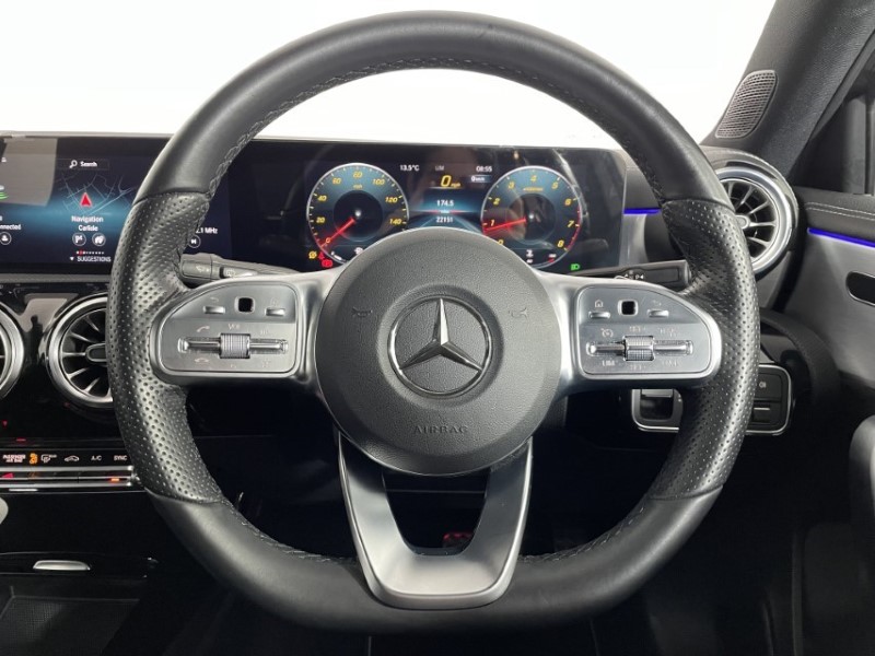 2021 (71) MERCEDES-BENZ A CLASS A180 AMG Line Premium Edition 5dr Auto 3514279