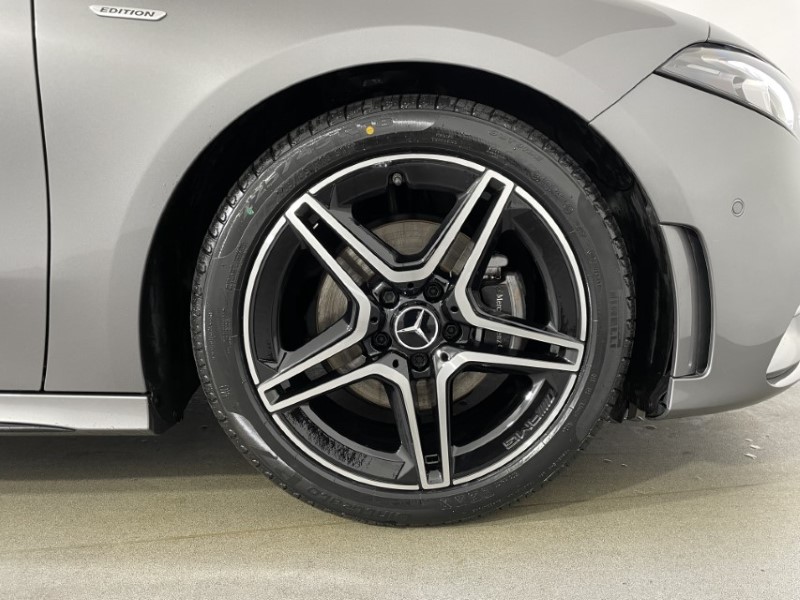 2021 (71) MERCEDES-BENZ A CLASS A180 AMG Line Premium Edition 5dr Auto 3572171