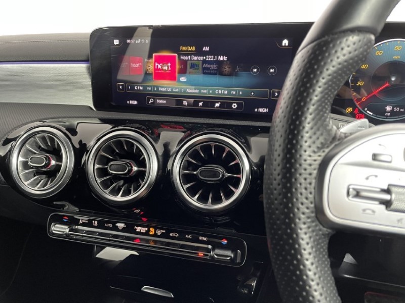 2021 (71) MERCEDES-BENZ A CLASS A180 AMG Line Premium Edition 5dr Auto 3514287