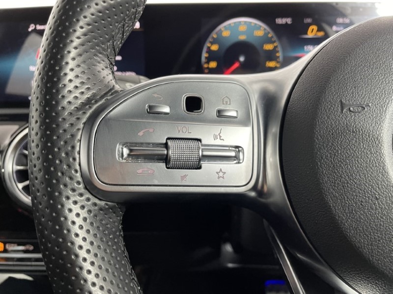 2021 (71) MERCEDES-BENZ A CLASS A180 AMG Line Premium Edition 5dr Auto 3514281