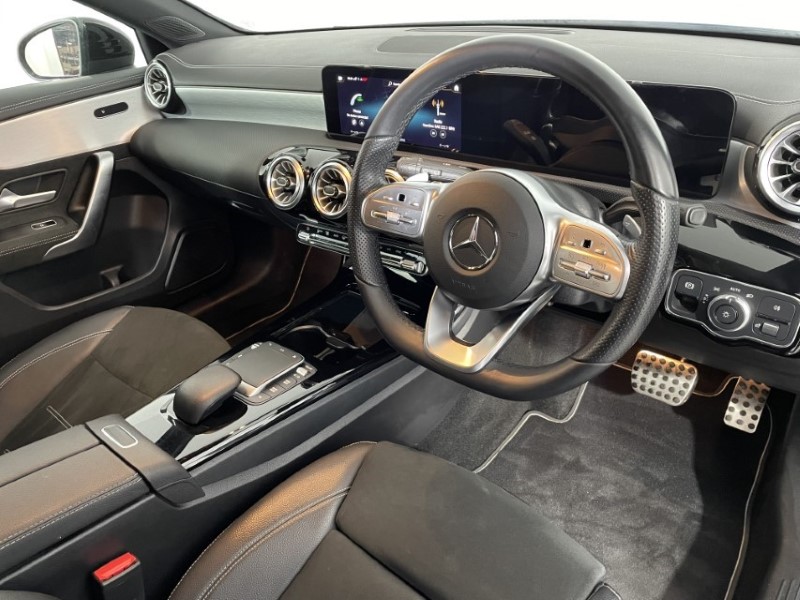2021 (71) MERCEDES-BENZ A CLASS A180 AMG Line Premium Edition 5dr Auto 3514294