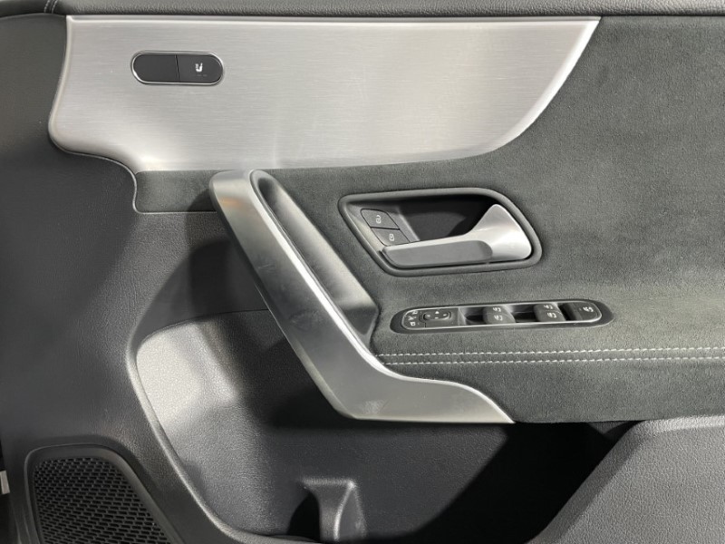 2021 (71) MERCEDES-BENZ A CLASS A180 AMG Line Premium Edition 5dr Auto 3514300