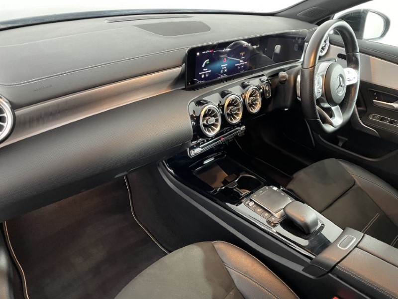 2021 (71) MERCEDES-BENZ A CLASS A180 AMG Line Premium Edition 5dr Auto 3514312