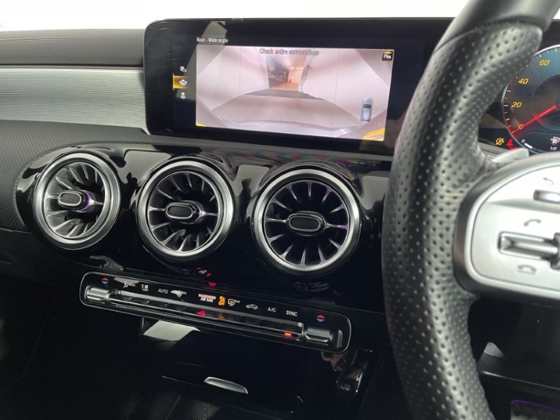 2021 (71) MERCEDES-BENZ A CLASS A180 AMG Line Premium Edition 5dr Auto 3514293