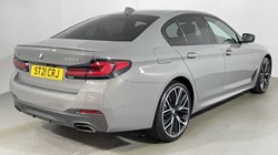 2021 (21) BMW 5 SERIES 530d xDrive MHT M Sport 4dr Auto 3593166
