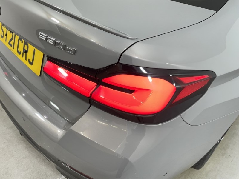 2021 (21) BMW 5 SERIES 530d xDrive MHT M Sport 4dr Auto 3593148