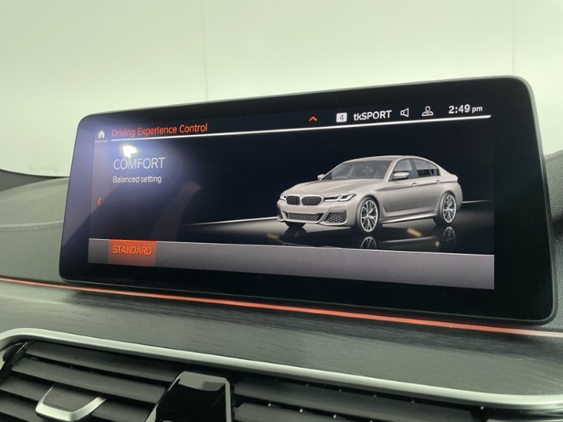 2021 (21) BMW 5 SERIES 530d xDrive MHT M Sport 4dr Auto 3593118