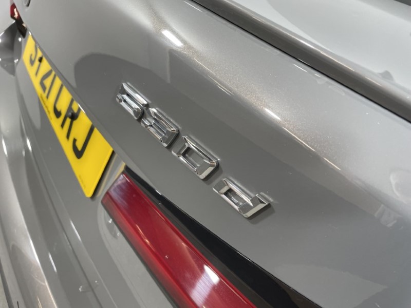 2021 (21) BMW 5 SERIES 530d xDrive MHT M Sport 4dr Auto 3593147