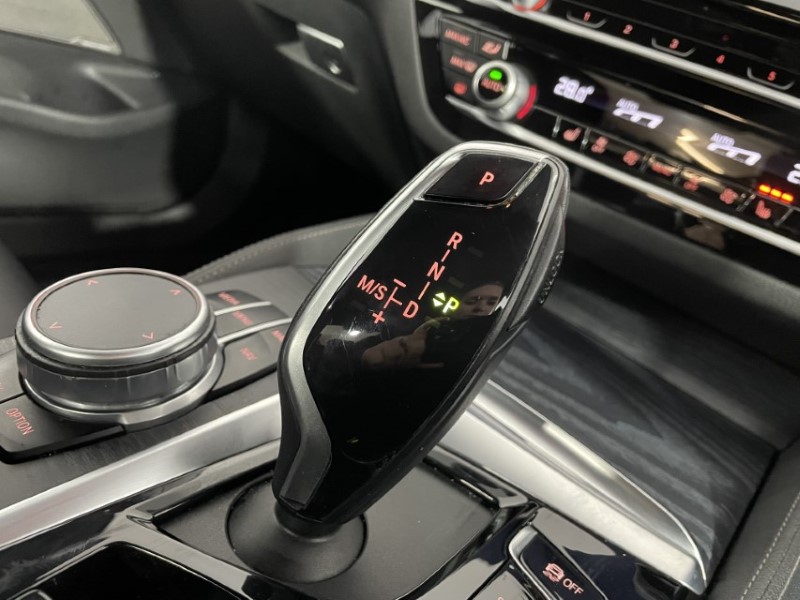 2021 (21) BMW 5 SERIES 530d xDrive MHT M Sport 4dr Auto 3593129