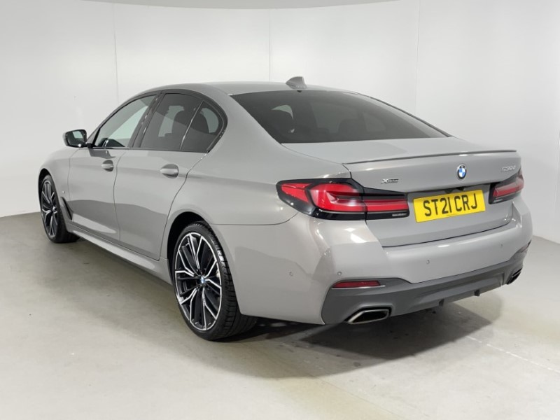 2021 (21) BMW 5 SERIES 530d xDrive MHT M Sport 4dr Auto 3593164