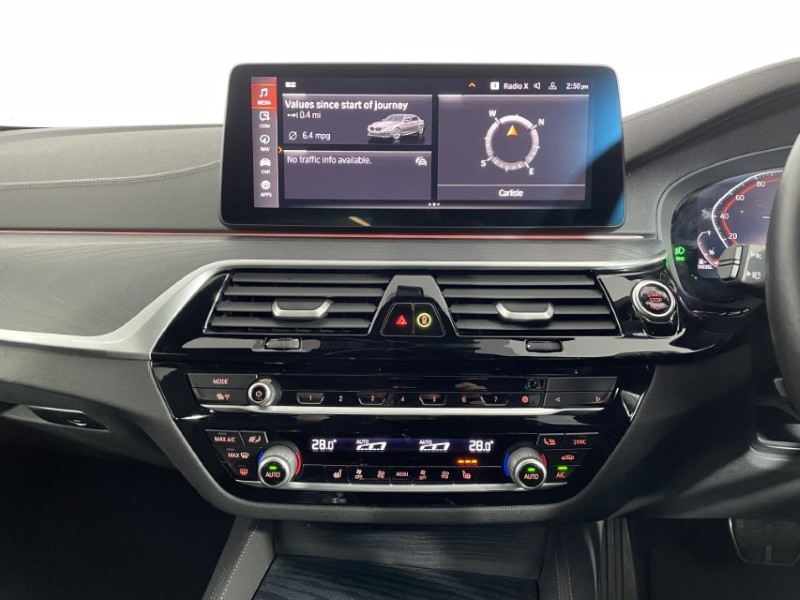 2021 (21) BMW 5 SERIES 530d xDrive MHT M Sport 4dr Auto 3593127