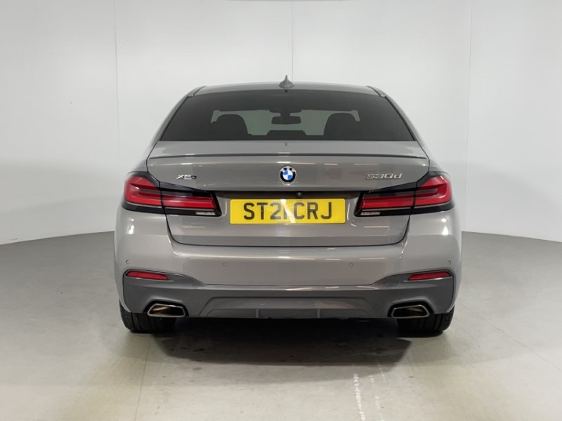 2021 (21) BMW 5 SERIES 530d xDrive MHT M Sport 4dr Auto 3593157