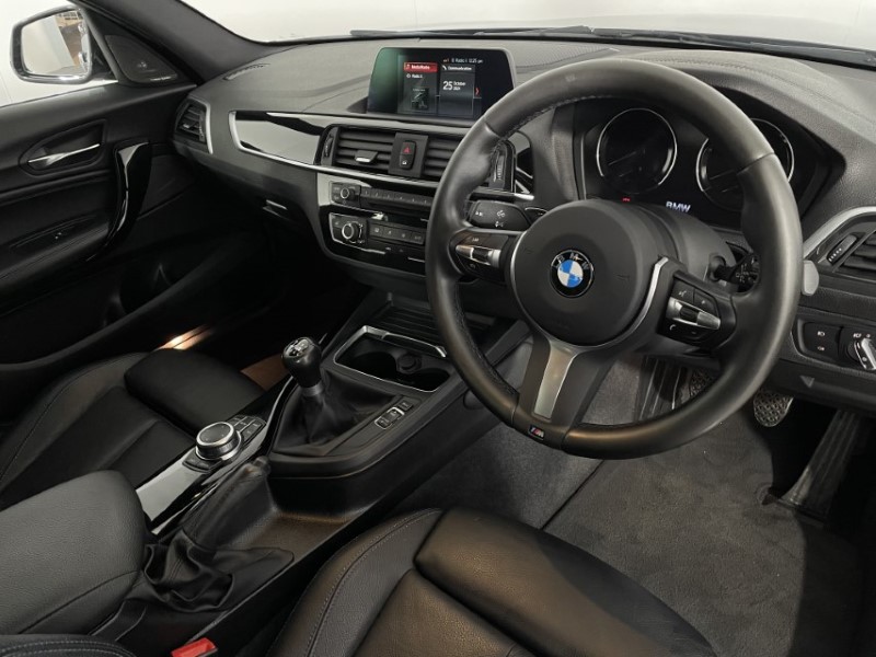 2019 (19) BMW 1 SERIES 118d M Sport Shadow Edition 5dr 3623677