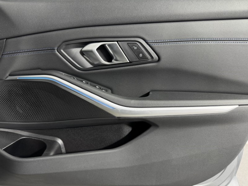 2024 (74) BMW 3 SERIES 320i M Sport 4dr Step Auto 4971951