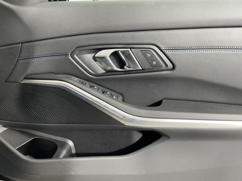 2025 (74) BMW 3 SERIES 320i M Sport 4dr Step Auto 3828368