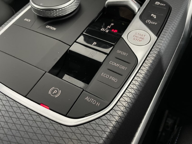 2025 (74) BMW 3 SERIES 320i M Sport 4dr Step Auto 3828348