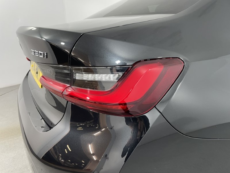 2025 (74) BMW 3 SERIES 320i M Sport 4dr Step Auto 3828373