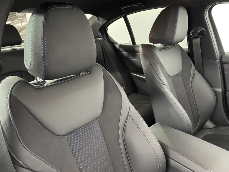 2025 (74) BMW 3 SERIES 320i M Sport 4dr Step Auto 3828364