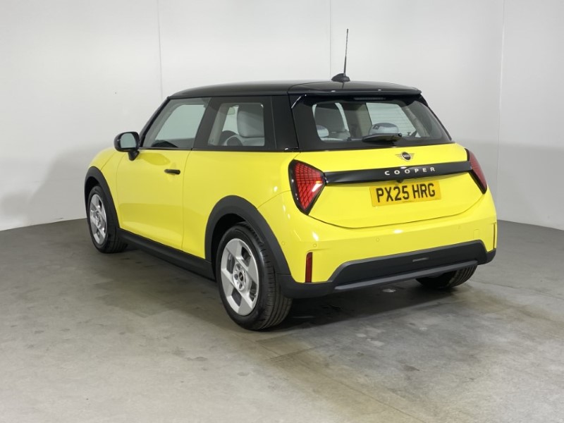 2025 (25) MINI COOPER 1.5 C Classic [Level 1] 3dr Auto 4065331