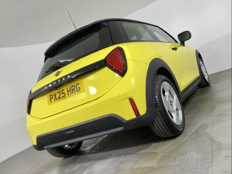 2025 (25) MINI COOPER 1.5 C Classic [Level 1] 3dr Auto 4065320