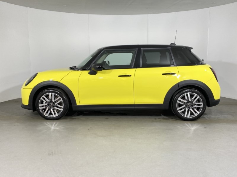 2025 (25) MINI COOPER 1.5 C Classic 5dr Auto 4065226