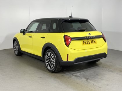 2025 (25) MINI COOPER 1.5 C Classic 5dr Auto