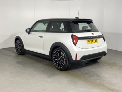 2025 (74) MINI COOPER 2.0 S Exclusive 3dr Auto