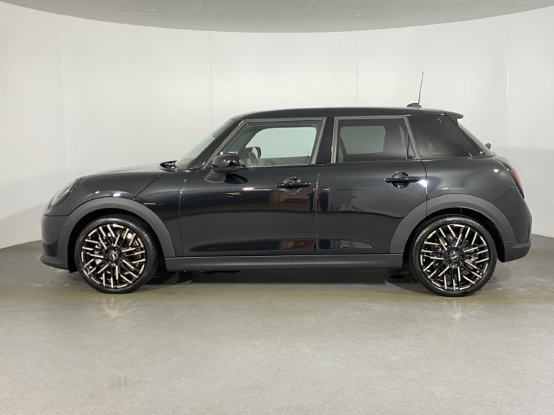 2025 (25) MINI COOPER 1.5 C Exclusive [Level 2] 5dr Auto 4503951