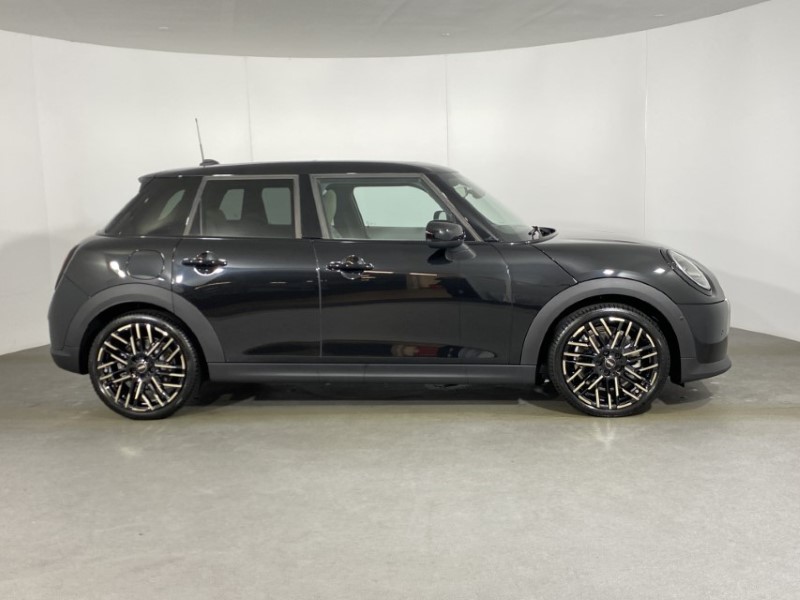 2025 (25) MINI COOPER 1.5 C Exclusive [Level 2] 5dr Auto 4503945