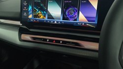 2025 (25) BMW 5 SERIES 550e xDrive M Sport Pro 4dr Auto 4586310