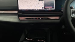 2025 (25) BMW 5 SERIES 550e xDrive M Sport Pro 4dr Auto 4586291