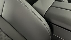 2025 (25) BMW 5 SERIES 550e xDrive M Sport Pro 4dr Auto 4586316