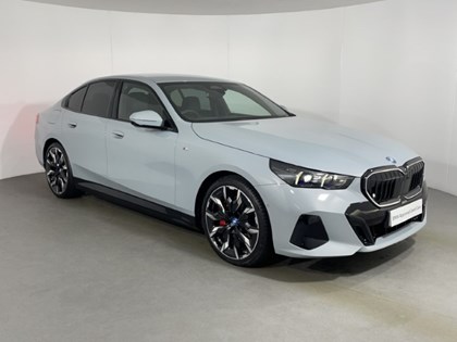 2025 (25) BMW 5 SERIES 550e xDrive M Sport Pro 4dr Auto