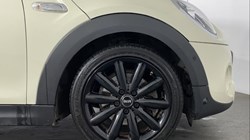 2019 (19) MINI HATCHBACK 2.0 Cooper S Classic II 3dr Auto 4561392