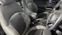 2019 (19) MINI HATCHBACK 2.0 Cooper S Classic II 3dr Auto 4561378