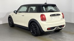 2019 (19) MINI HATCHBACK 2.0 Cooper S Classic II 3dr Auto 1
