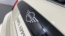 2019 (19) MINI HATCHBACK 2.0 Cooper S Classic II 3dr Auto 4561385