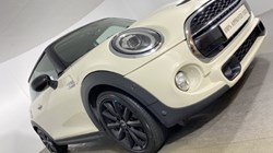 2019 (19) MINI HATCHBACK 2.0 Cooper S Classic II 3dr Auto 4561419