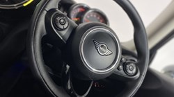 2019 (19) MINI HATCHBACK 2.0 Cooper S Classic II 3dr Auto 4561367