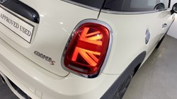 2019 (19) MINI HATCHBACK 2.0 Cooper S Classic II 3dr Auto 4561387