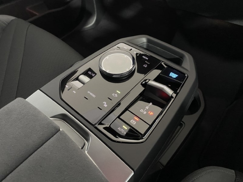 2025 (75) BMW iX 400kW xDrive60 M Sport 112kWh 5dr Auto 4564973