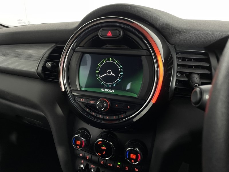 2021 (21) MINI CONVERTIBLE 1.5 Cooper Classic II 2dr Auto 4620552