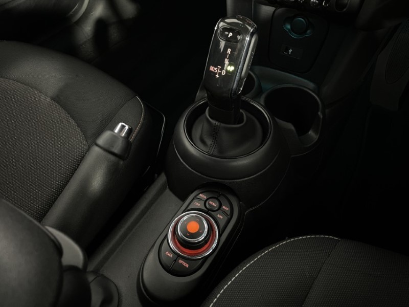 2021 (21) MINI CONVERTIBLE 1.5 Cooper Classic II 2dr Auto 4620545