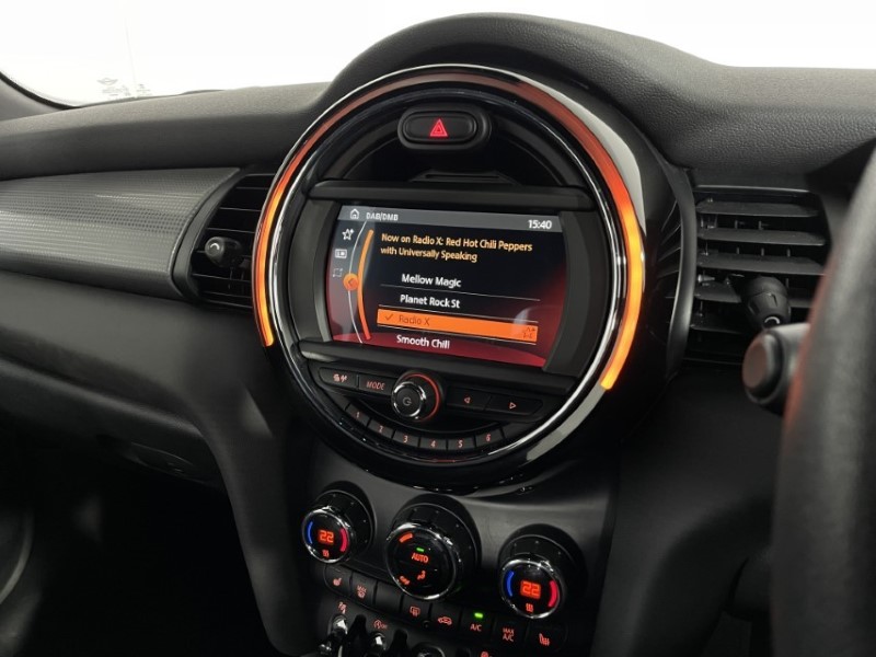 2021 (21) MINI CONVERTIBLE 1.5 Cooper Classic II 2dr Auto 4620553