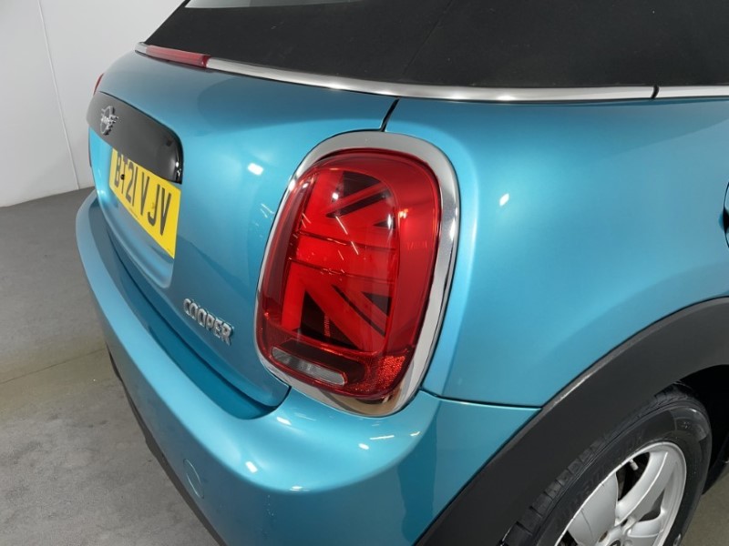 2021 (21) MINI CONVERTIBLE 1.5 Cooper Classic II 2dr Auto 4620567