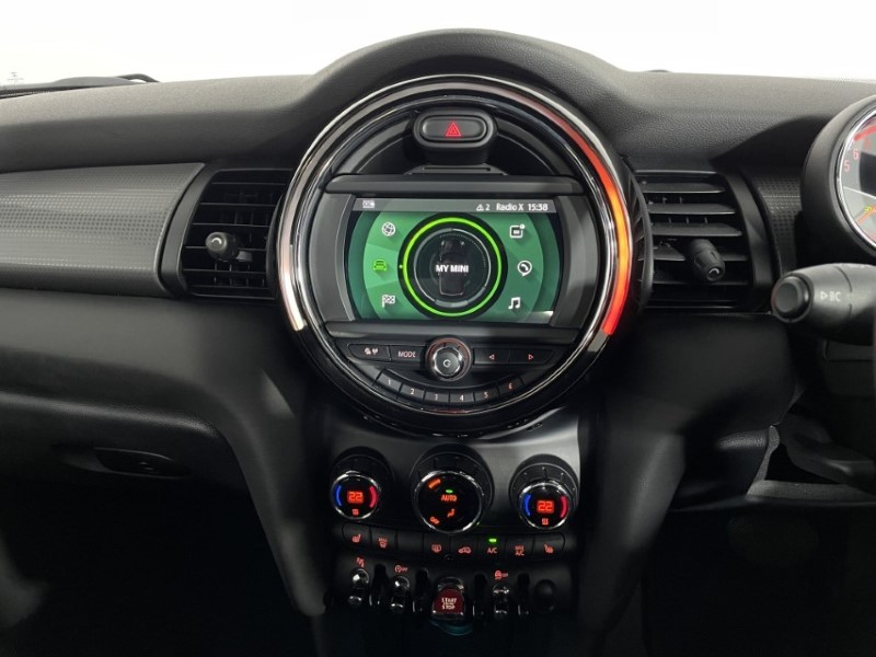 2021 (21) MINI CONVERTIBLE 1.5 Cooper Classic II 2dr Auto 4620544