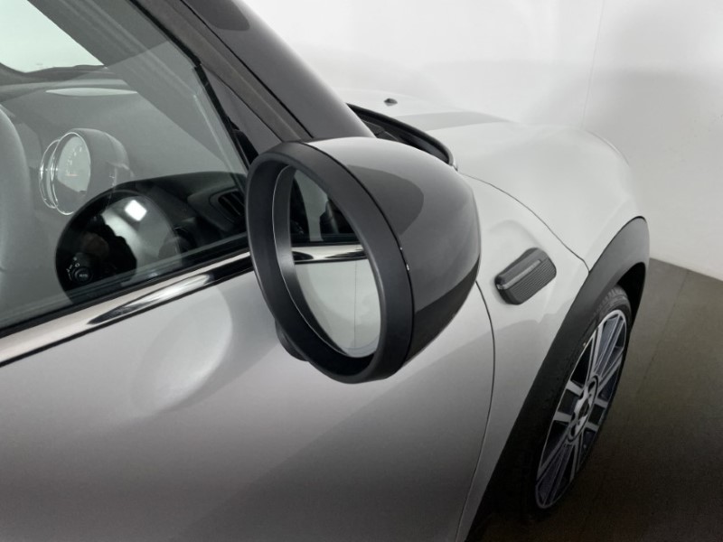 2022 (72) MINI HATCHBACK 1.5 Cooper Exclusive 5dr Auto 4670721